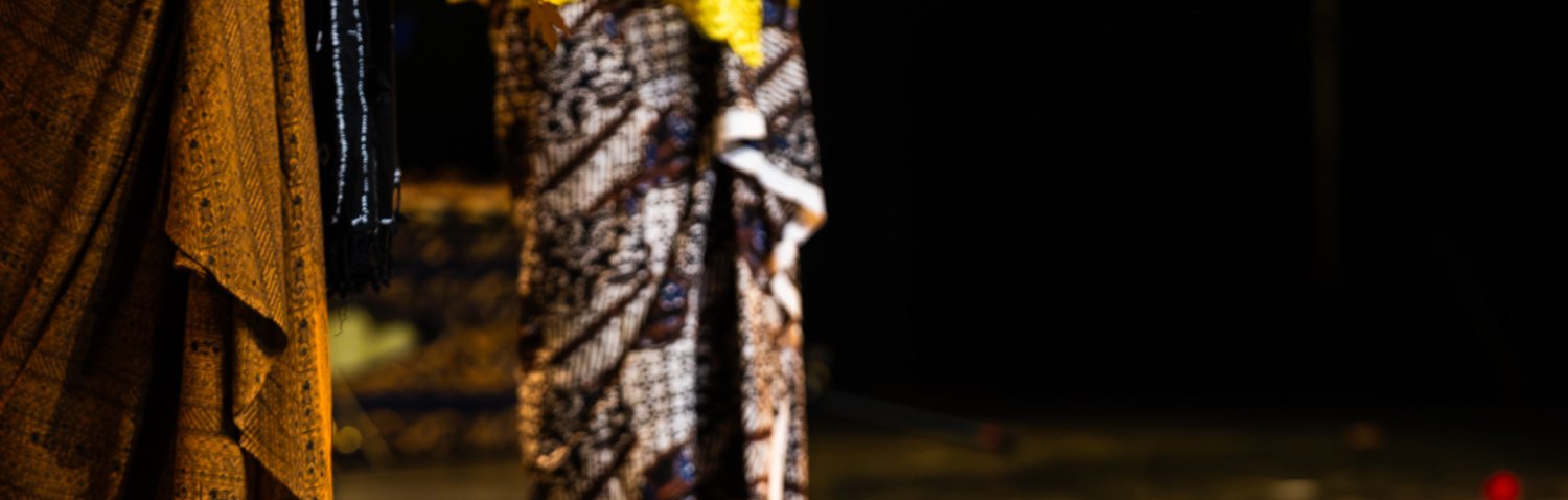Jarik met batikmotief, gedragen in de traditionele Javaanse dans